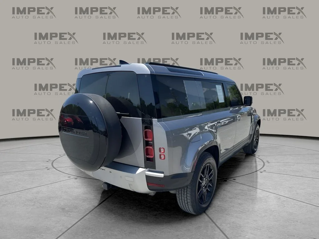 Used 2024 Silver Land Rover S image 5