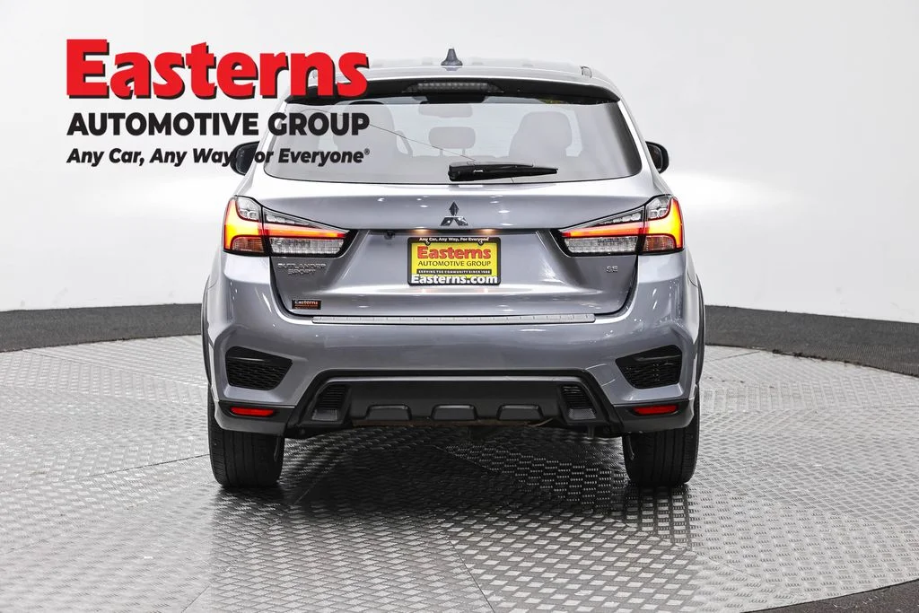 Used 2022 Silver Mitsubishi 2.0 SE image 6
