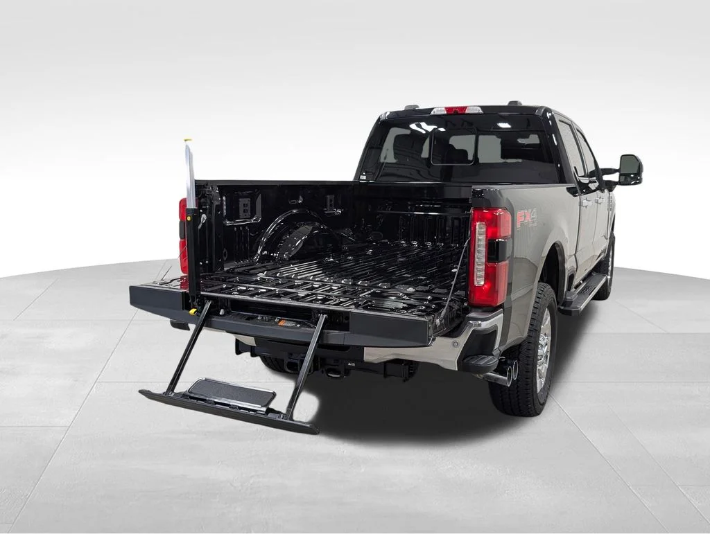 New 2026 Agate Black Metallic Ford F-250® Lariat® image 27