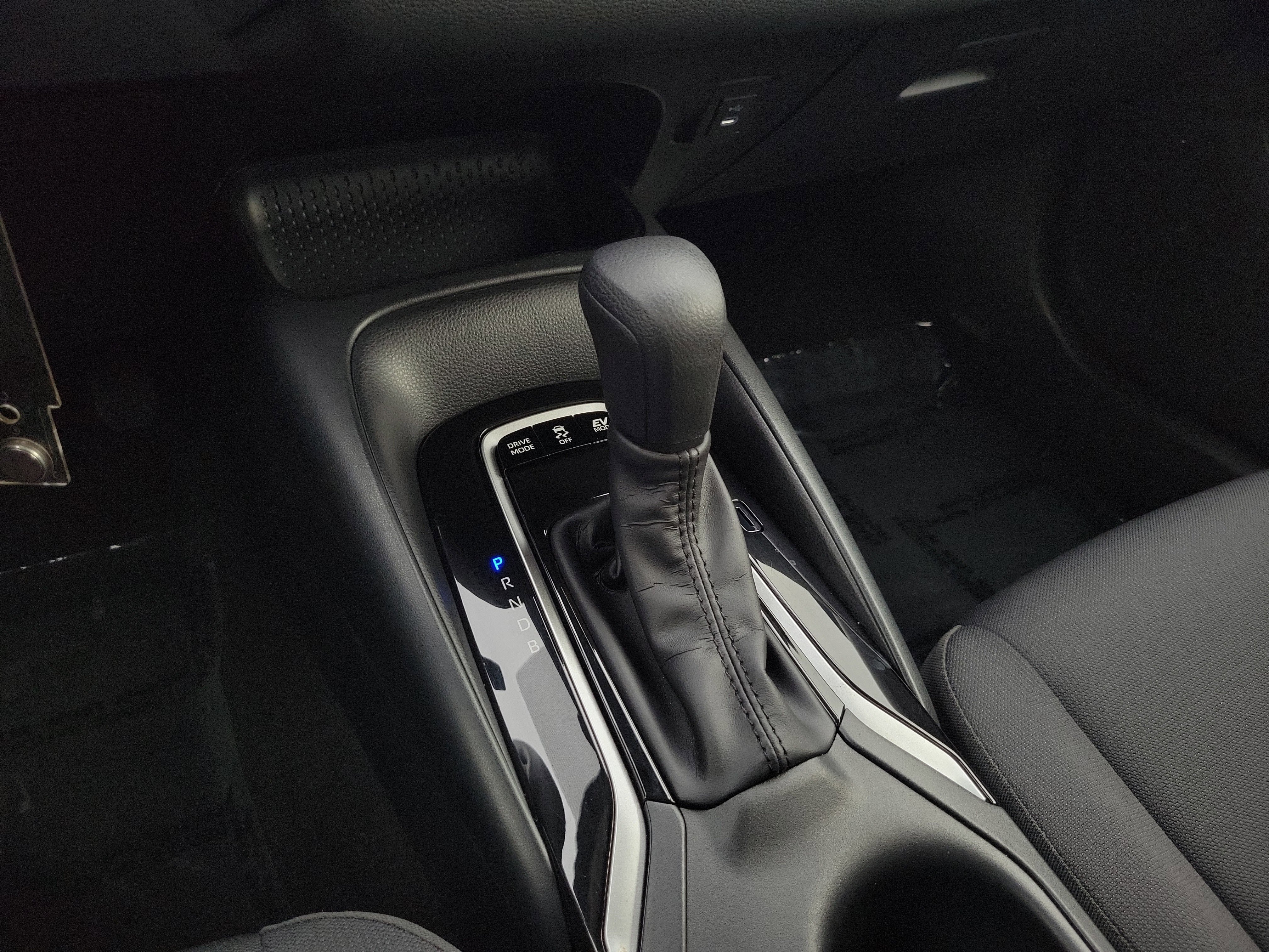 Used 2025 Ice Toyota Hybrid LE image 21