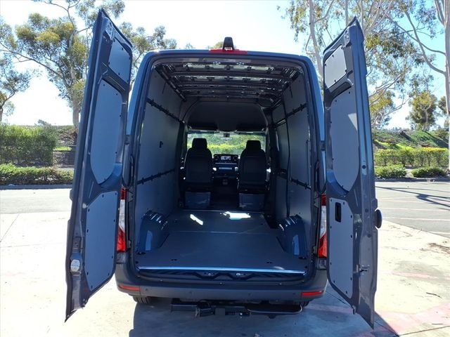 New 2026 Gray Mercedes-Benz Cargo 144 WB image 22