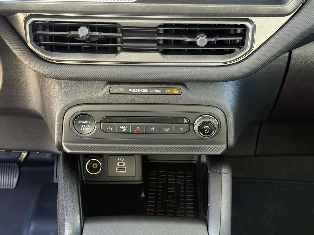 Used 2025 Red Ford Badlands image 21