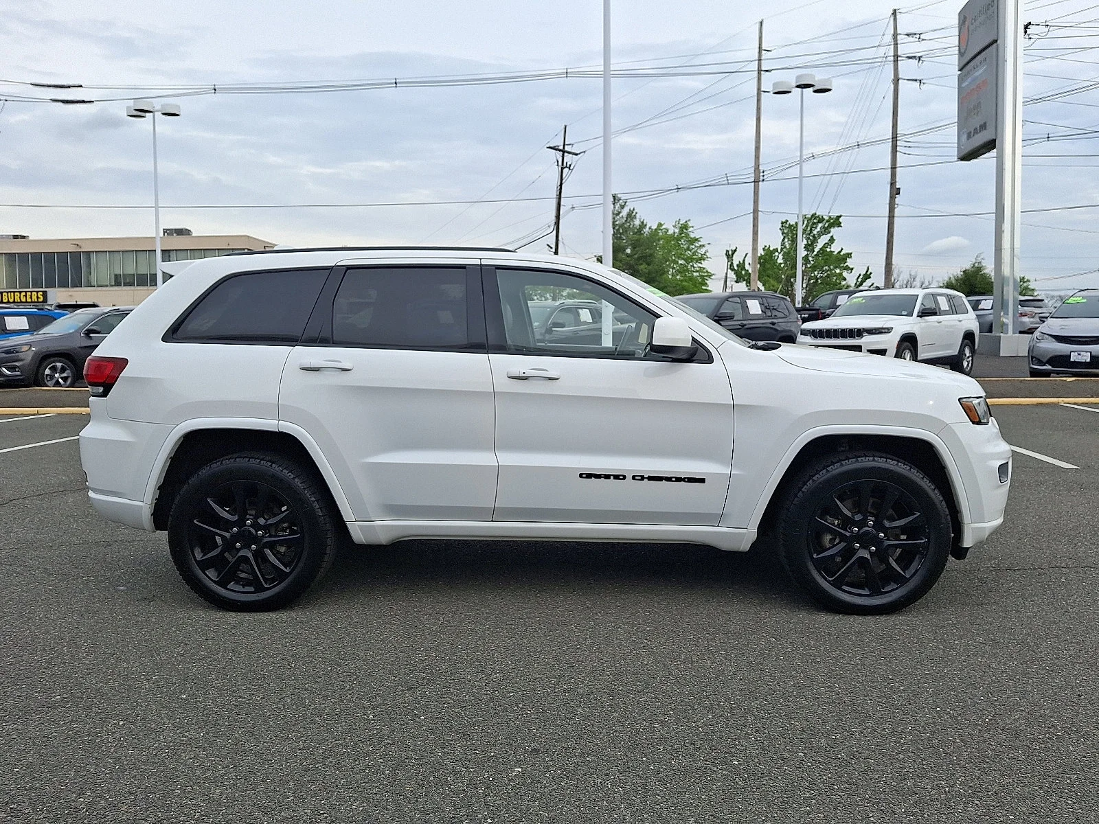 Certified Used 2021 Bright White Clearcoat Jeep Laredo X image 8