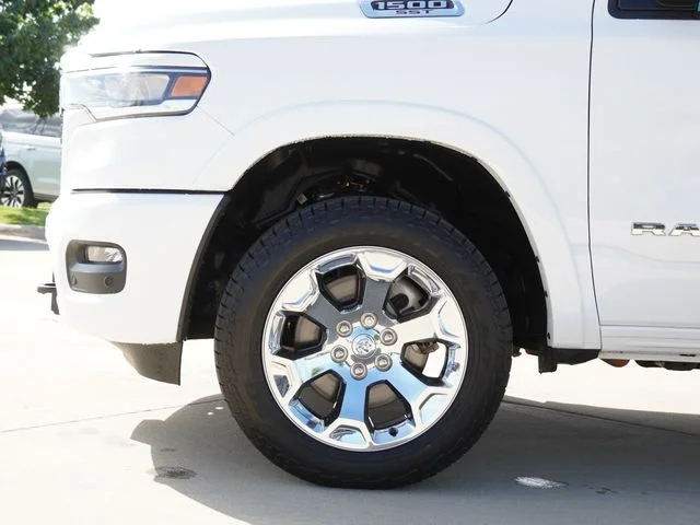 Used 2025 White Ram Big Horn/Lone Star image 8
