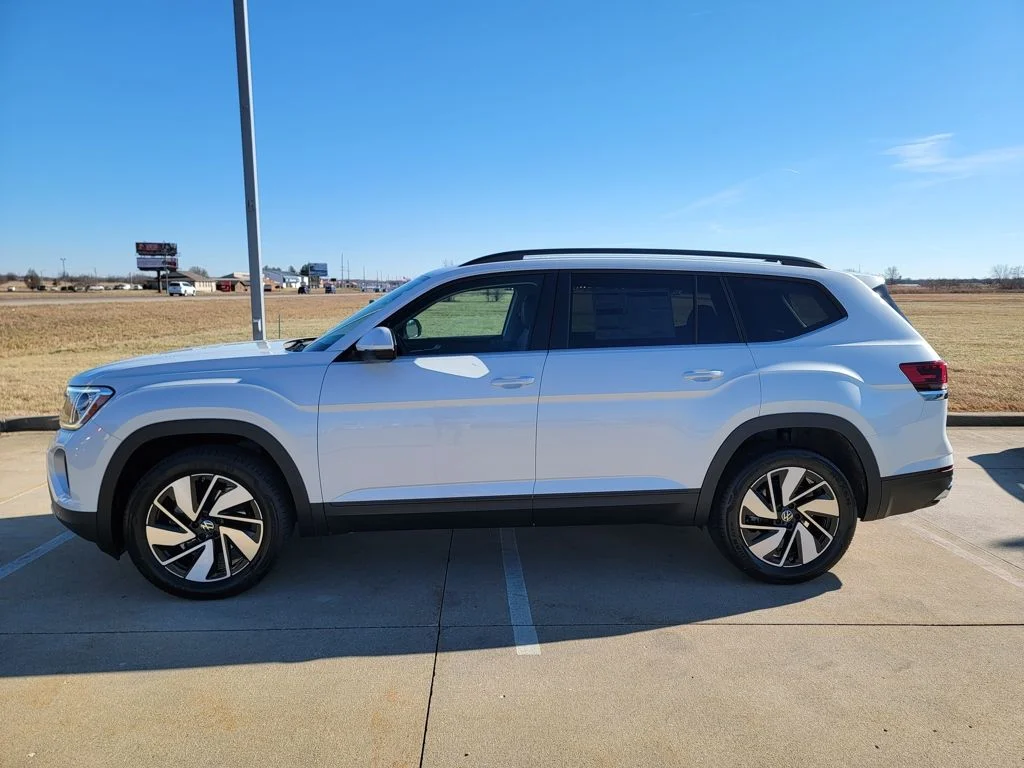 New 2026 White Volkswagen 2.0T SE w/Technology image 24