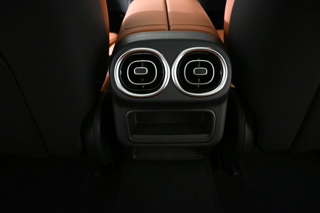 New 2026 Polar White Mercedes-Benz GLC 300 image 16