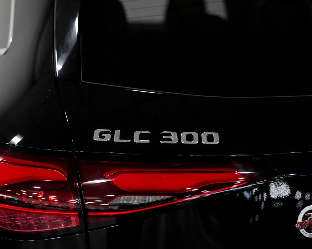 Used 2026 Black Mercedes-Benz GLC 300 image 11