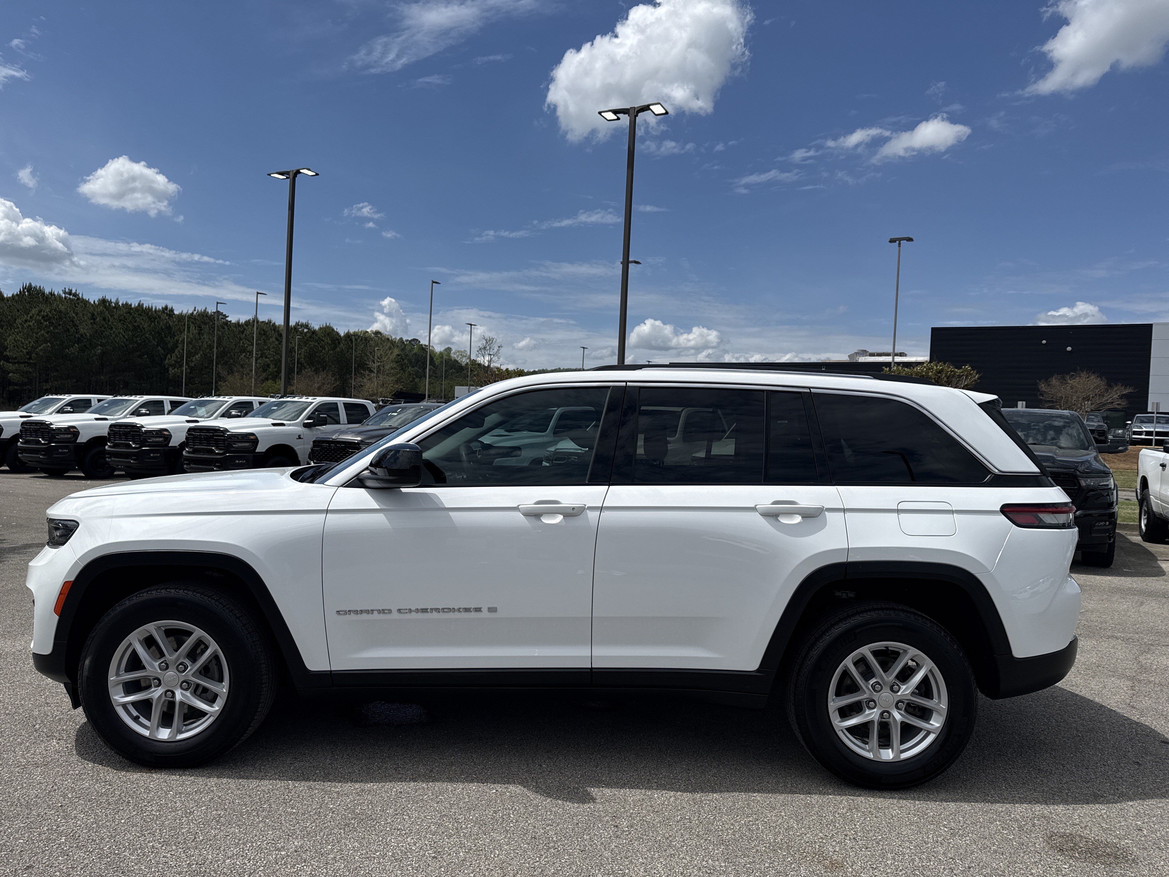 Used 2024 Bright White Clearcoat Jeep Laredo X image 4