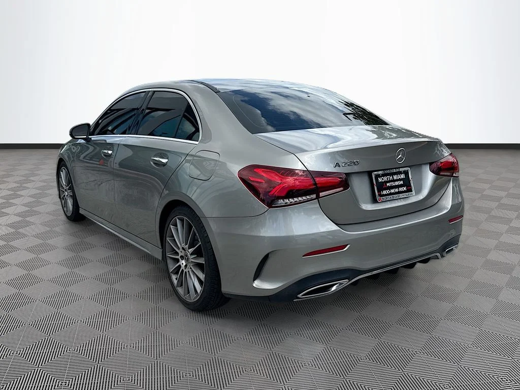 Used 2019 Gold Mercedes-Benz A 220 image 5
