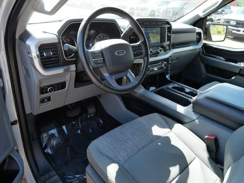 Used 2023 White Ford XLT image 3