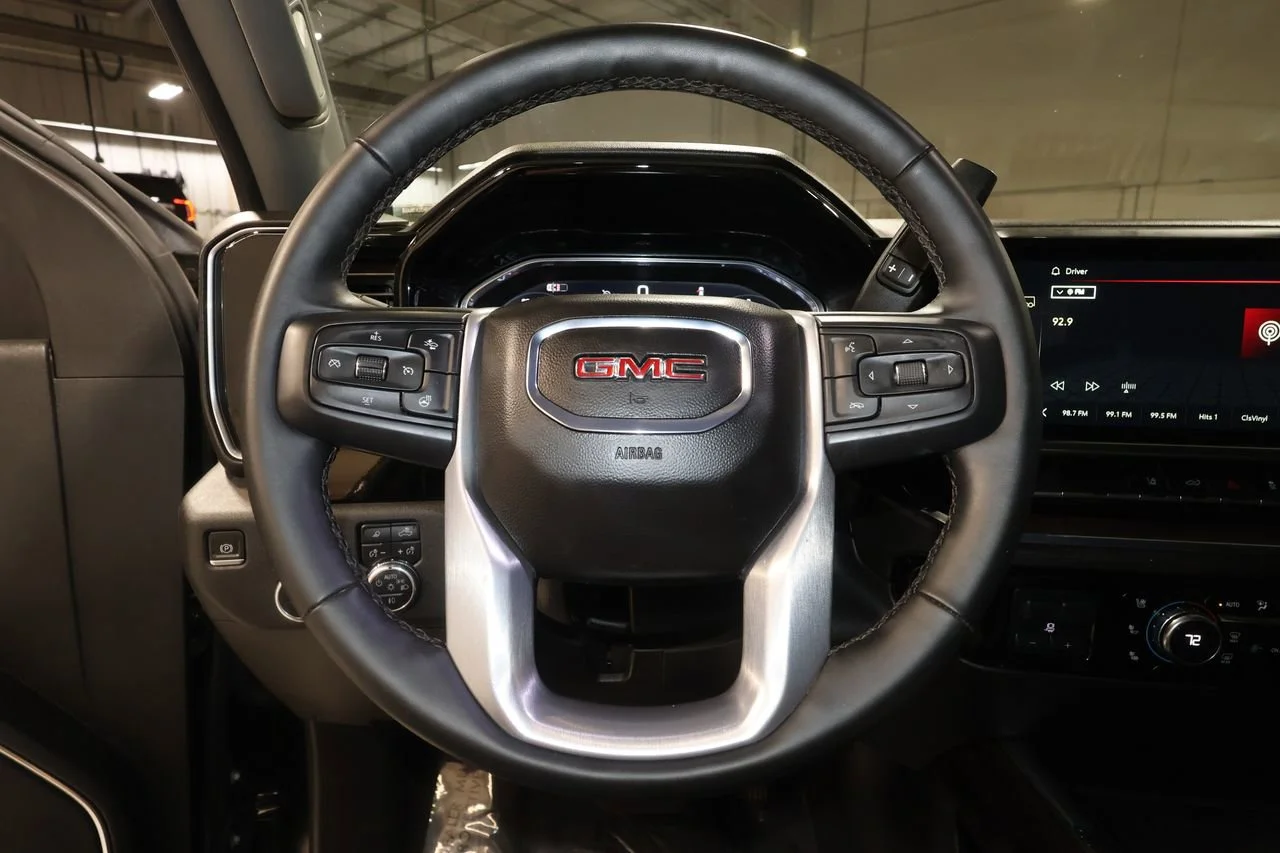 Used 2024 Onyx Black GMC SLT image 10
