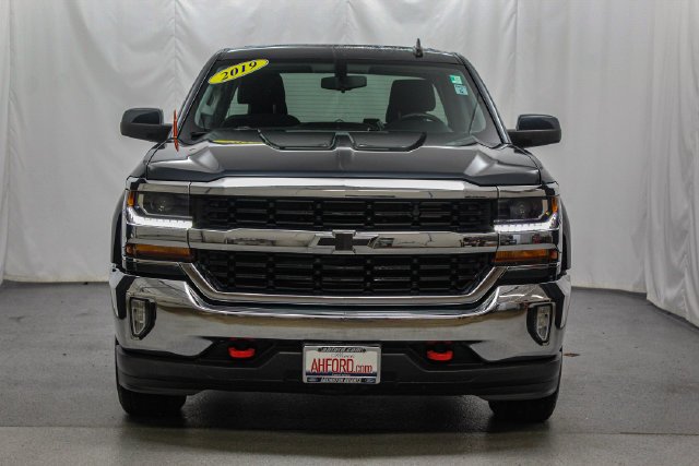 Certified Used 2019 Graphite Metallic Chevrolet LT image 3