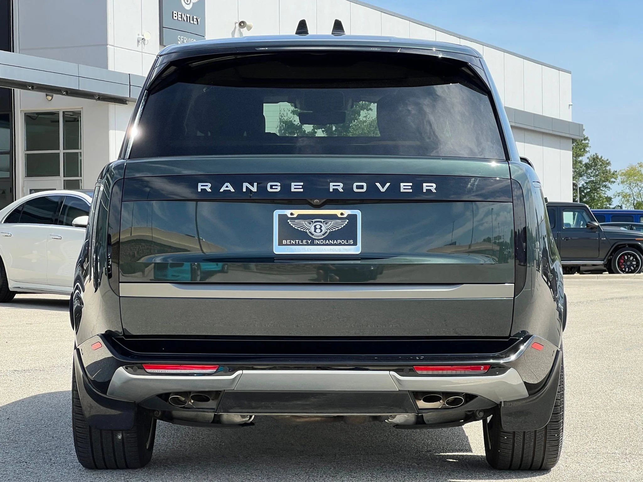 Used 2025  Land Rover Autobiography image 9