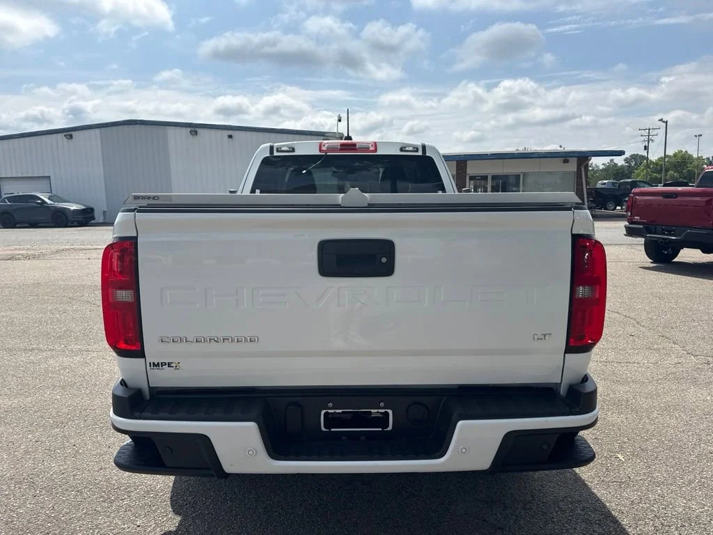 Used 2022 Summit White Chevrolet LT image 4