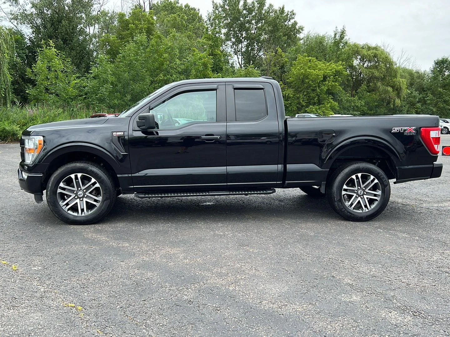 Used 2022 Agate Black Ford  image 18