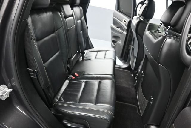 Used 2017 Gray Jeep Limited image 29