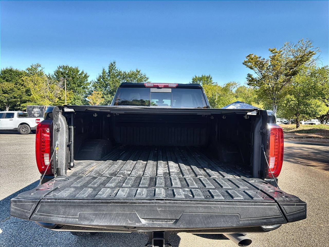 Used 2022 ONYX BLACK GMC AT4 image 21