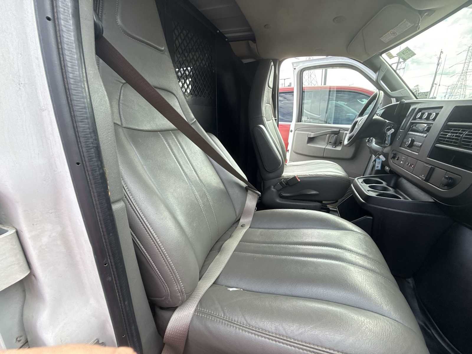 Used 2019 SUMMIT WHITE Chevrolet Work Van image 22