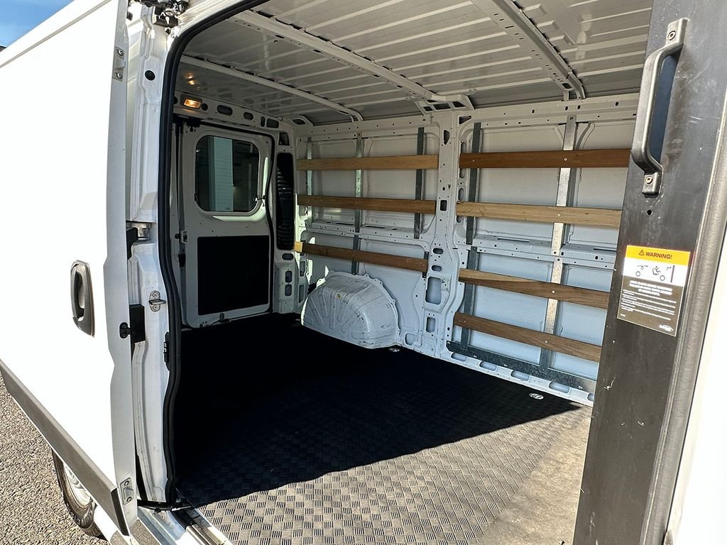Used 2025 White Ram Base image 15