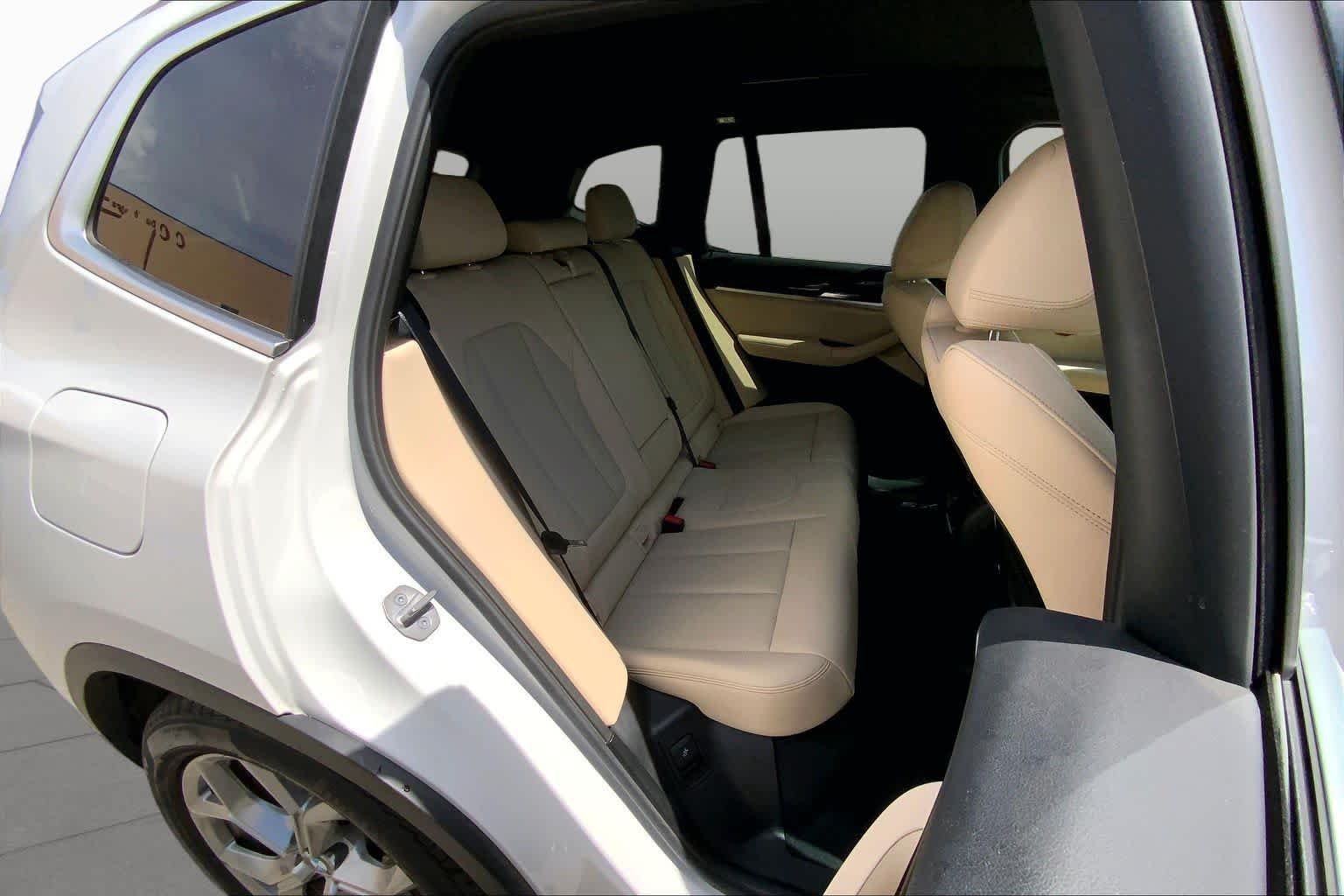 Used 2024 Mineral White Metallic BMW xDrive30i image 19