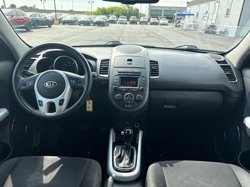 Used 2012 Green Kia Plus image 15