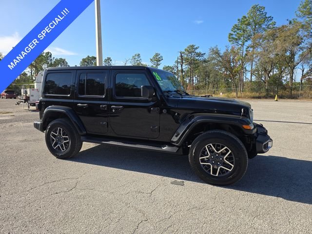 New 2026 Black Clear-Coat Exterior Paint Jeep Sahara image 2