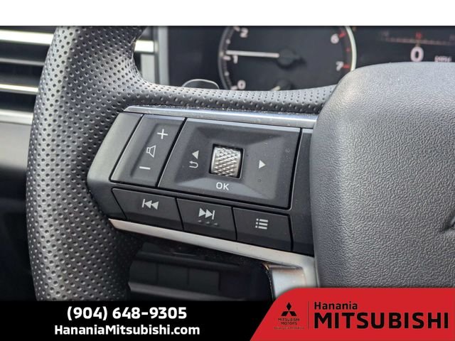 Used 2025 Gray Mitsubishi SE image 26