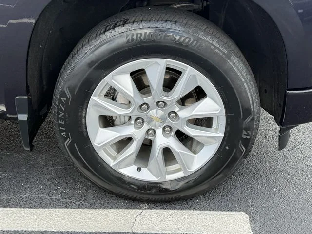 Used 2023 Gray Chevrolet Custom image 9