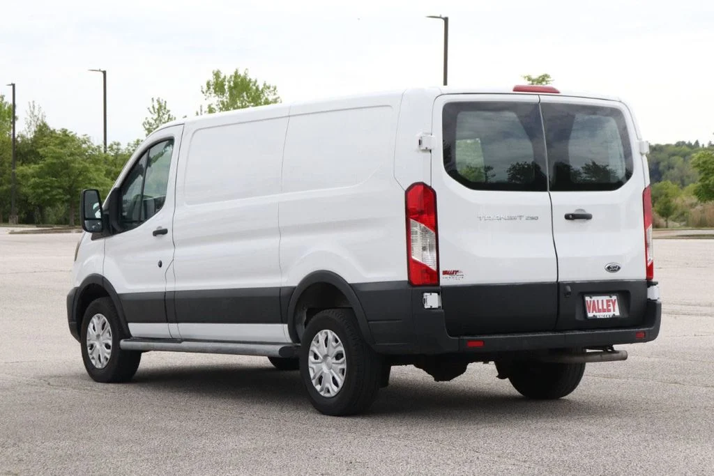 Used 2025 Oxford White Ford Base image 7