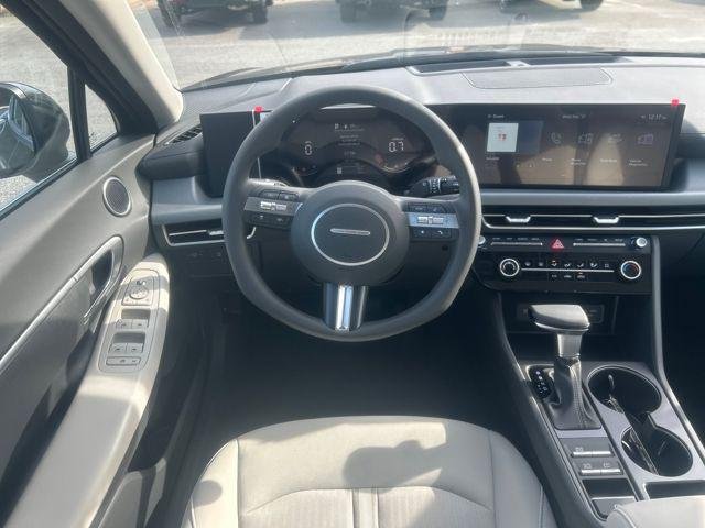 New 2026 Gray Hyundai SE image 21