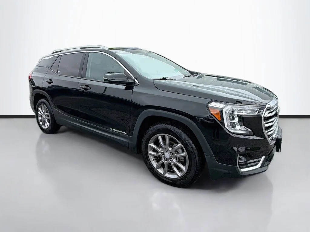 Used 2023 Black GMC SLT image 3