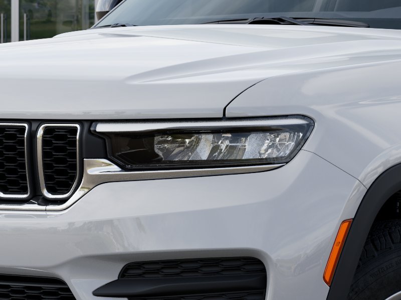 New 2026 Bright White Clear-Coat Exterior Paint Jeep Laredo image 36