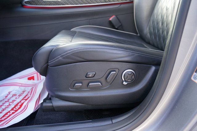 2024 GENESIS GV70 - Image 11