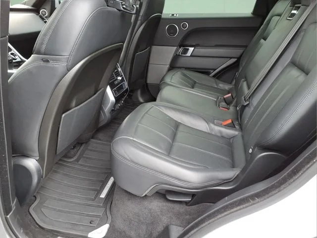 Used 2020 White Land Rover HSE image 12