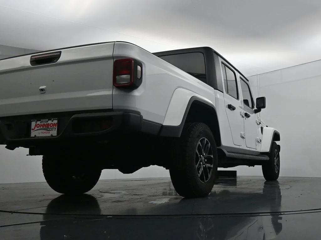 Used 2021 White Jeep Sport image 35
