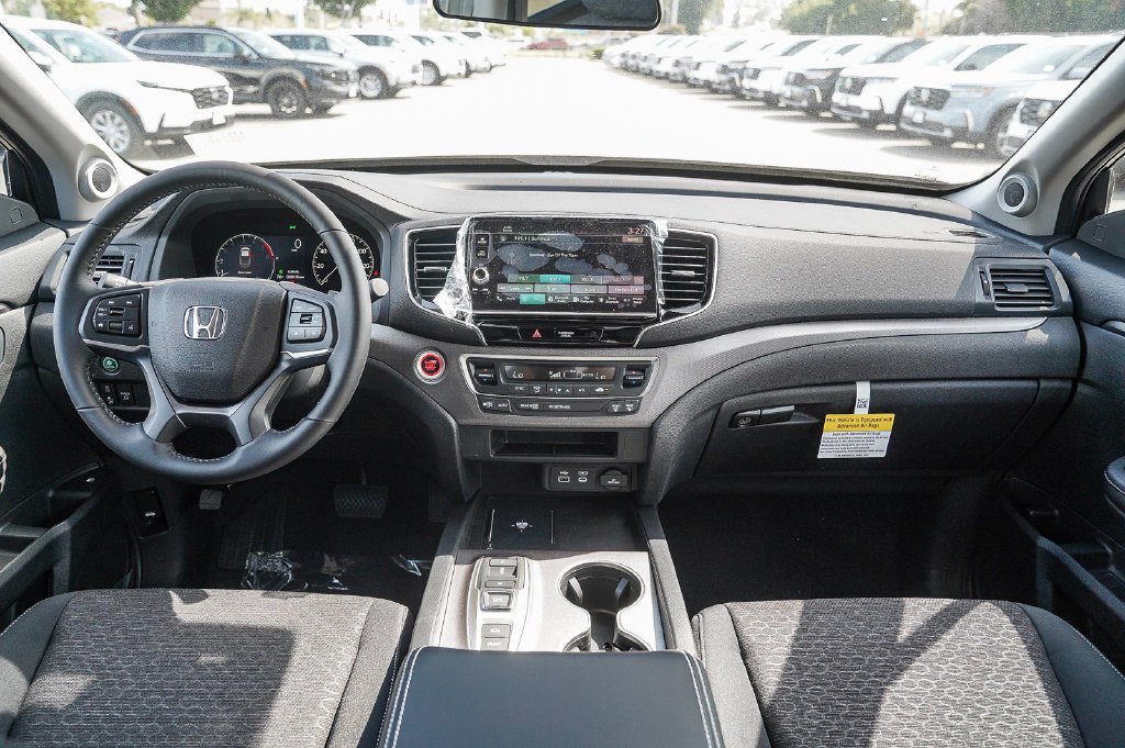 2025 Honda Ridgeline Sport - Photo 15