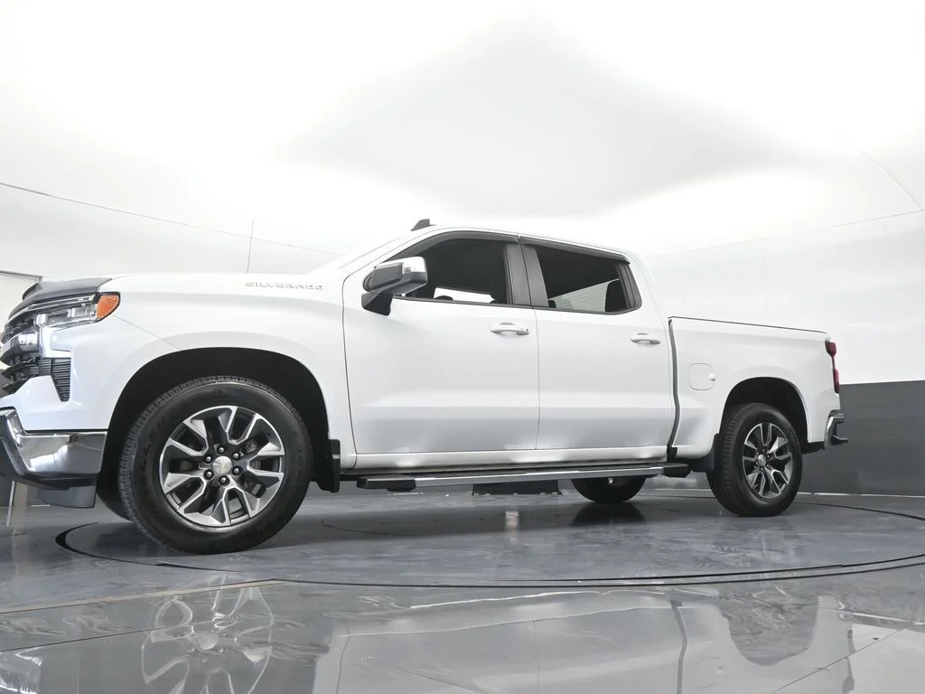 Used 2022 Summit White Chevrolet LT image 56
