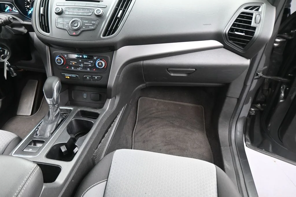Used 2018 Gray Ford SE image 45