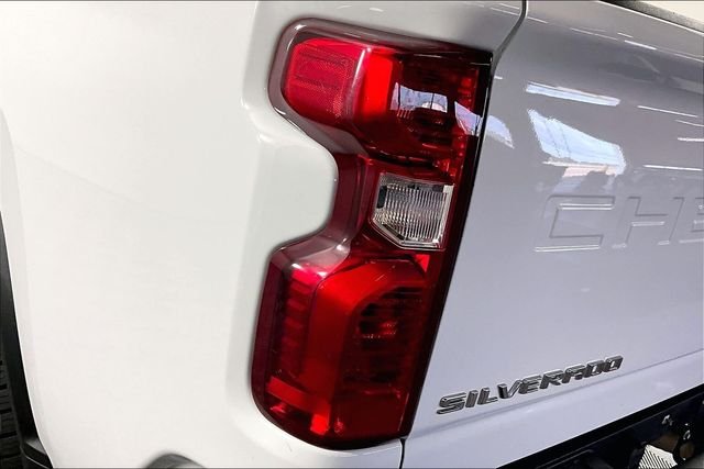 Used 2023 White Chevrolet Custom image 22