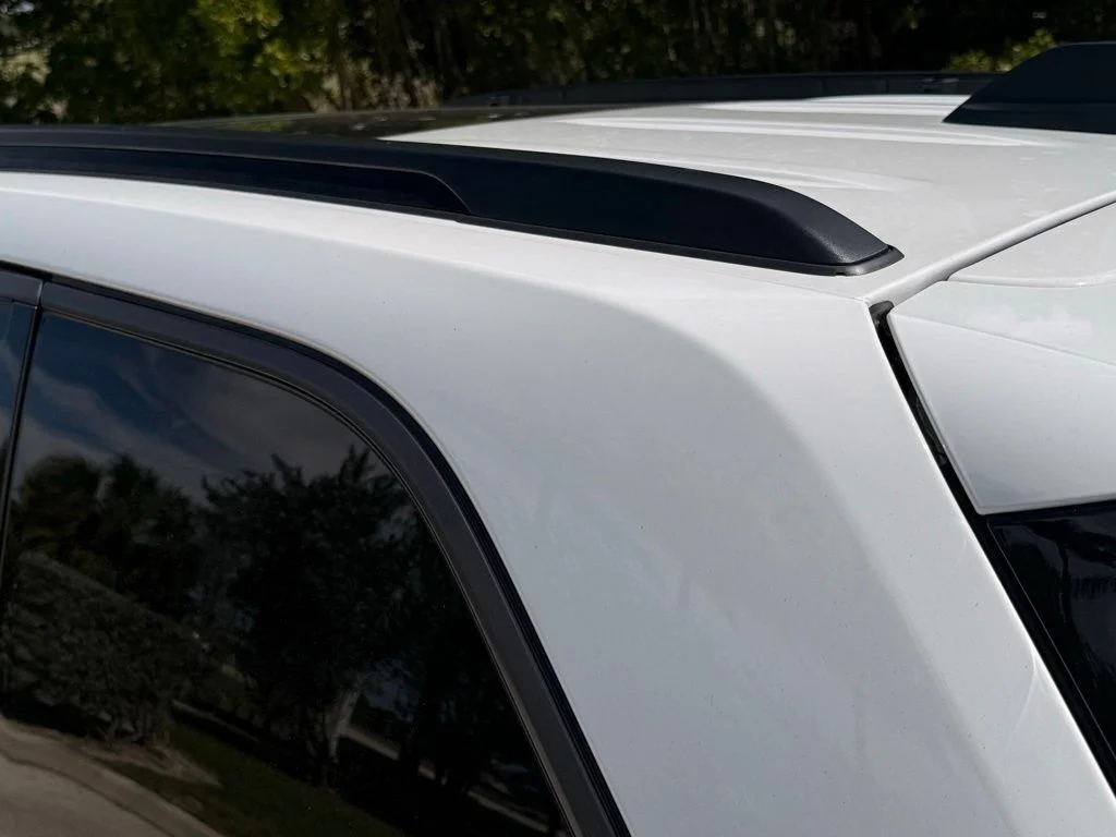New 2026 Bright White Clear-Coat Exterior Paint Jeep Limited image 36
