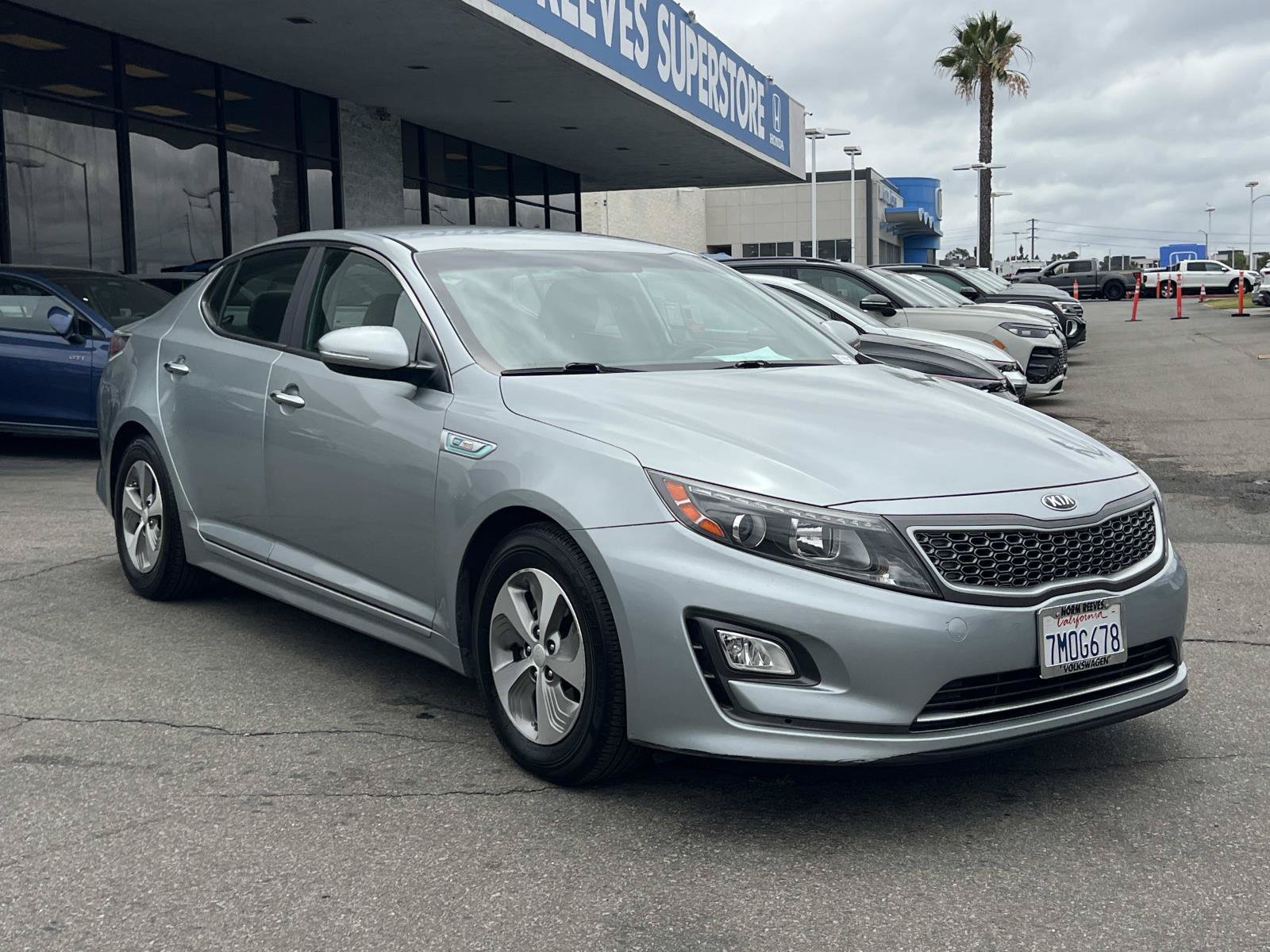 Used 2015 Aluminum Silver Metallic Kia  image 25