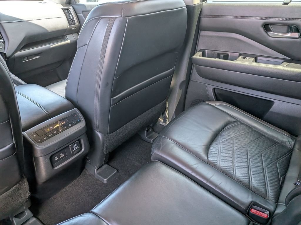Used 2023 Black Nissan Platinum image 37