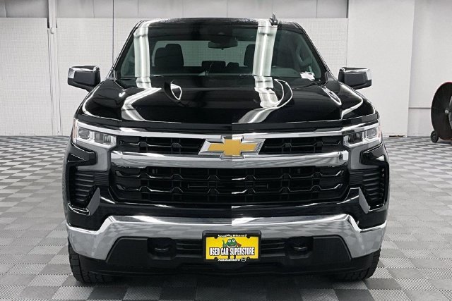 Used 2023 Black Chevrolet LT image 4