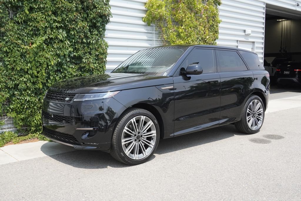 New 2026 Santorini Black Land Rover Dynamic SE image 3