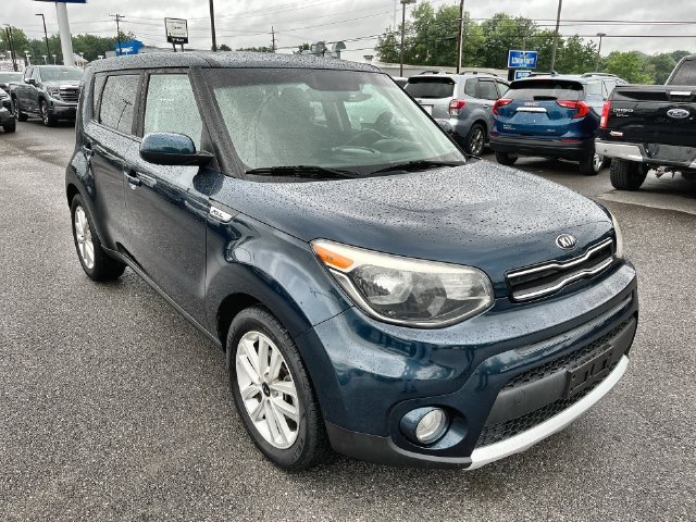 Used 2017 Black Kia Plus image 18