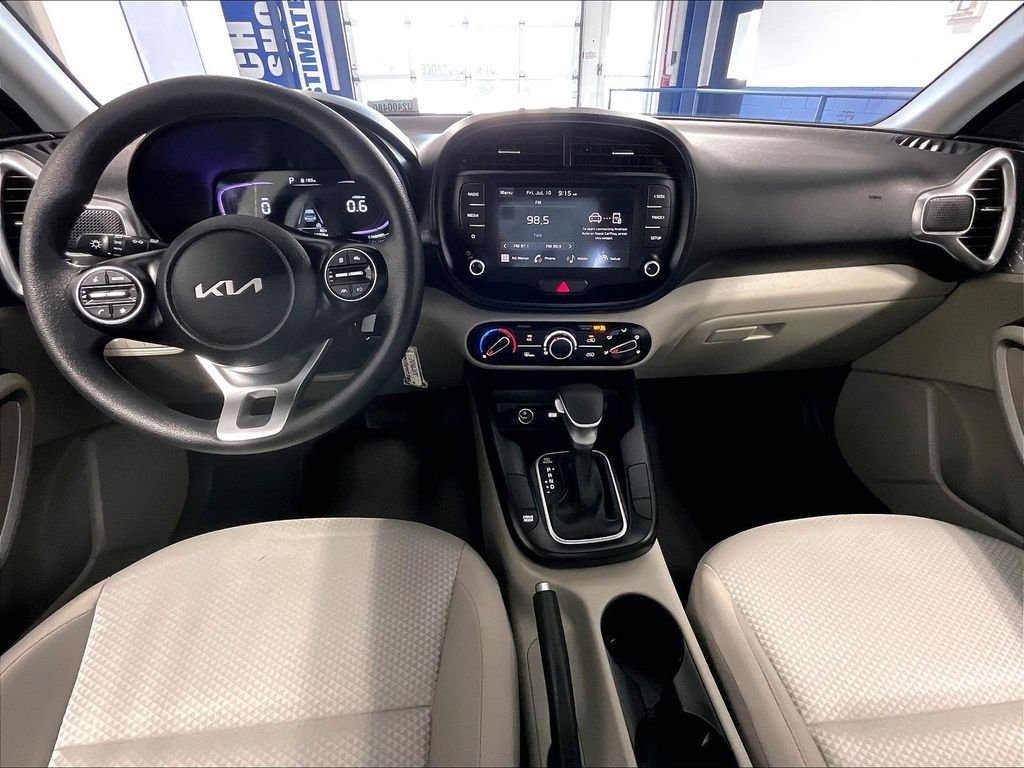 Used 2025 White Kia S image 21
