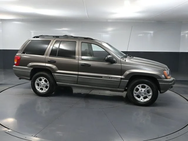 Used 1999 Gray Jeep Laredo image 3
