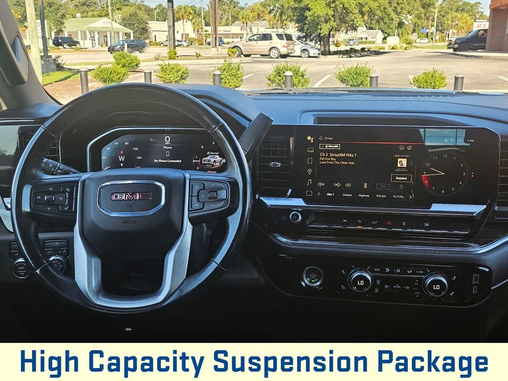 Used 2024 Onyx Black GMC Elevation image 32