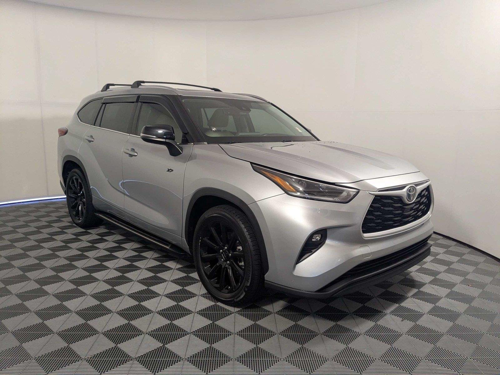 Used 2021 Celestial Silver Metallic TOYOTA XLE image 3