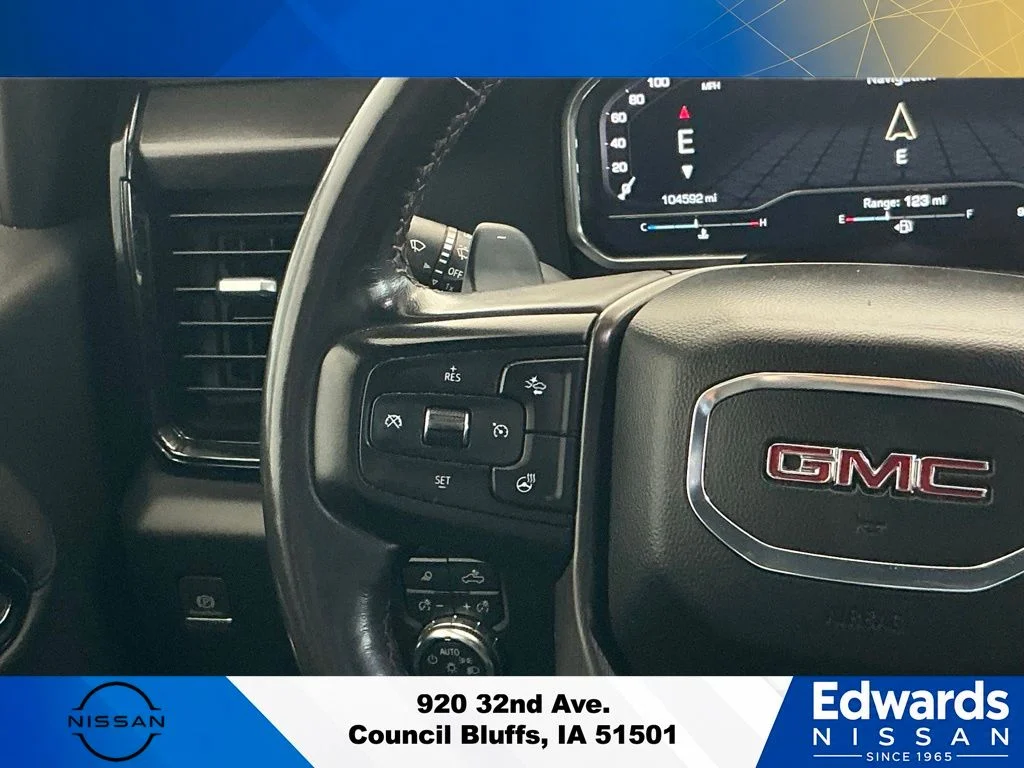 Used 2023 White GMC AT4 image 18